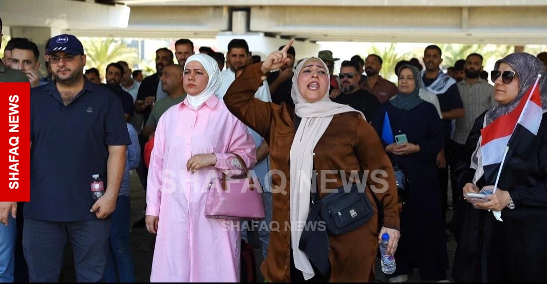 موظفو-العقود-يتظاهرون-أمام-المالية-للمطالبة-بالتثبيت-(صور)